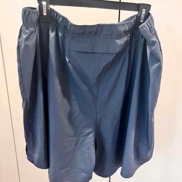 Nike Men's Blue Athletic Shorts - Picture 2 of 4